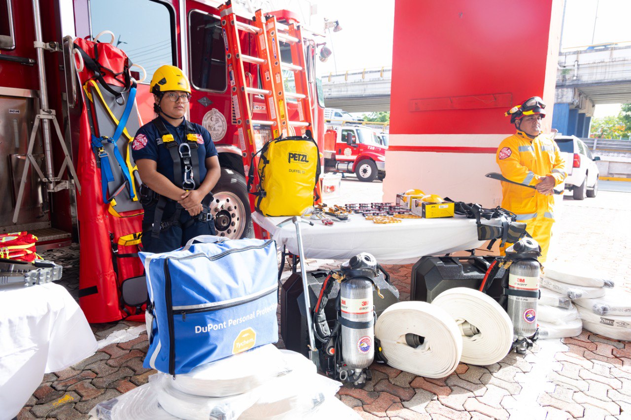 Solidaridad con el mejor equipo para bomberos en el estado