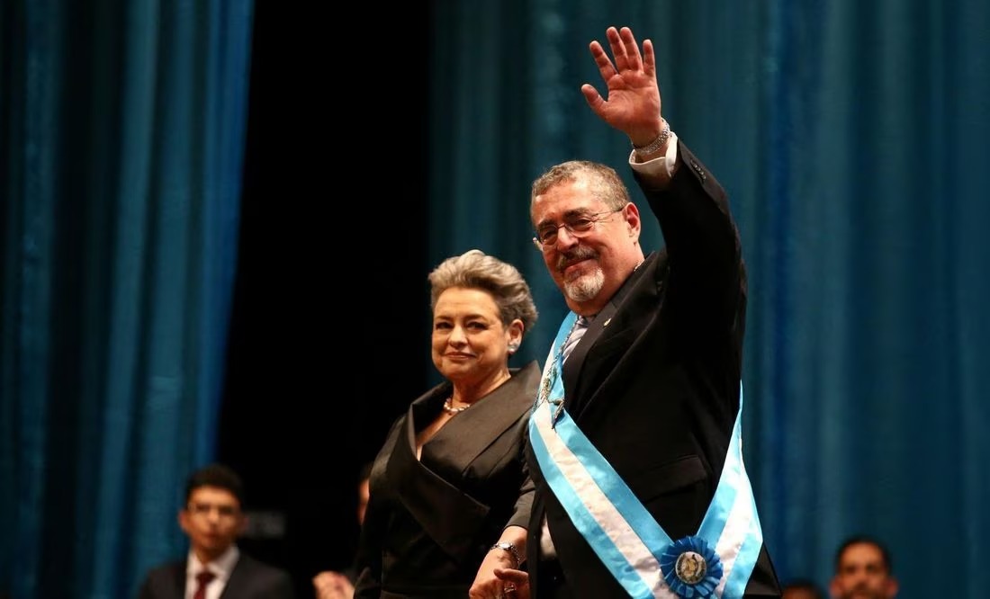 Bernardo Arévalo jura como presidente de Guatemala