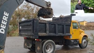 Obras Pública de Tecata trabaja para garantizar seguridad por próximas lluvias