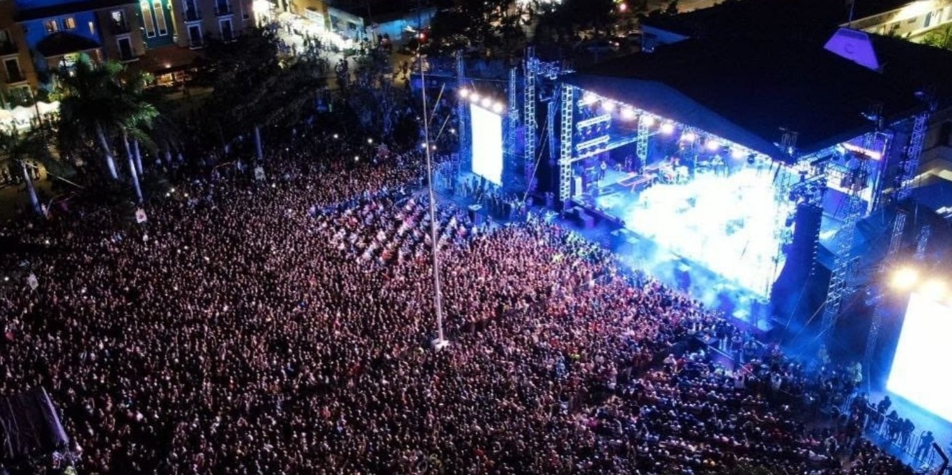 Más de 18 mil personas disfrutaron del concierto de Carlos Rivera.