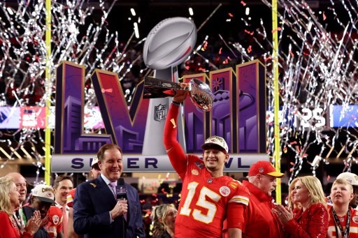 Los Chiefs se coronan en el Super Bowl tras vencer a San Francisco en dramático juego