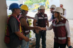 Supervisan Mara Lezama y Heyden Cebada avances del Centro de Convivencia Familiar en Cancún