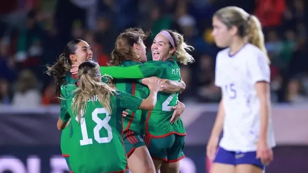 El resurgimiento de la selección mexicana femenil tras el fracaso por la ausencia en el Mundial.