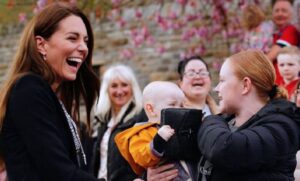 “Feliz y relajada”, reportan reaparición de Kate Middleton