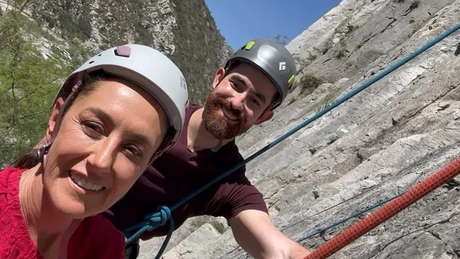 Claudia Sheinbaum practica rappel en La Huasteca en Santa Catarina