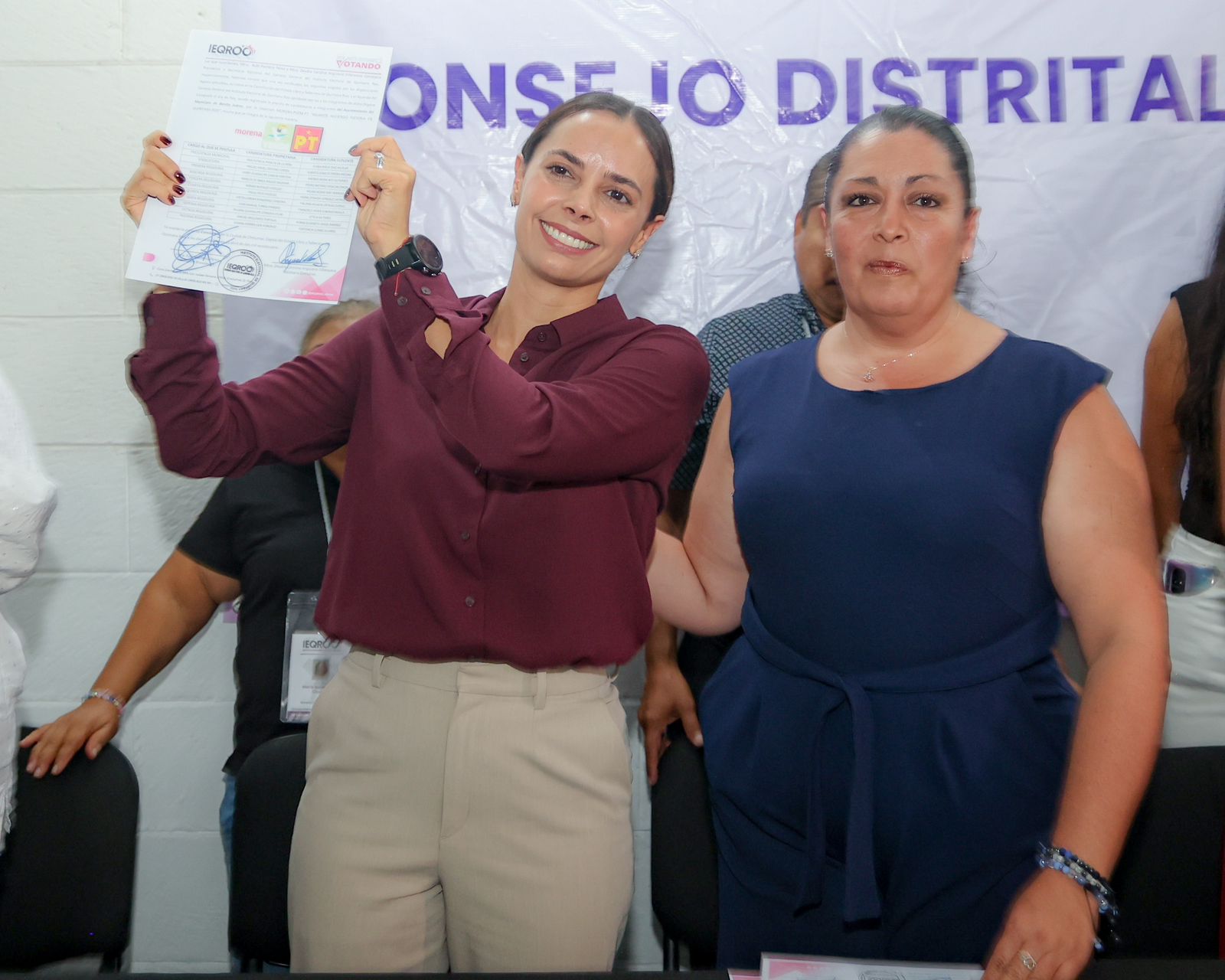 Recibe Ana Paty Peralta constancia de candidata a la presidencia municipal de BJ