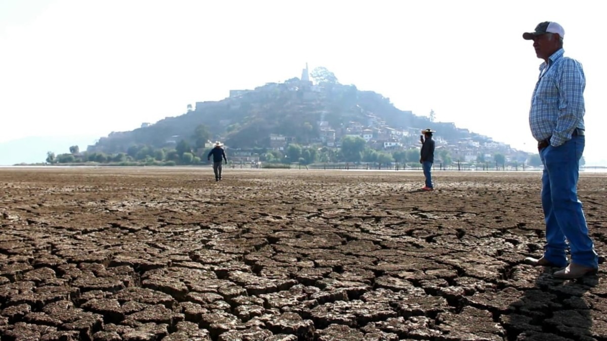 Agoniza Lago de Pátzcuaro; ahora, es peatonal