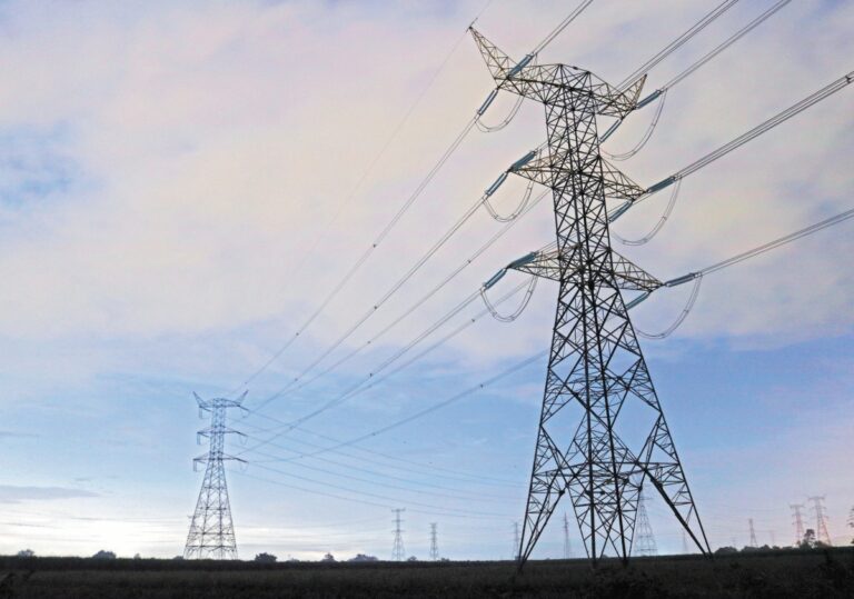torres_electricos_cuartoscu.jpg_1131660878