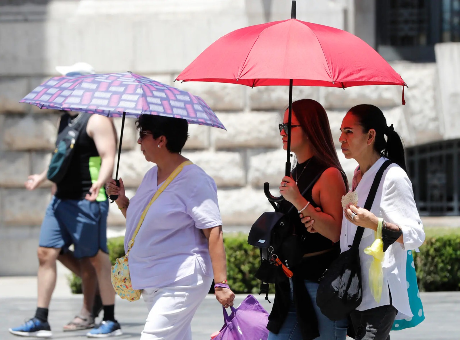 Onda de calor deja más de 40 grados en 28 de los 32 estados de México