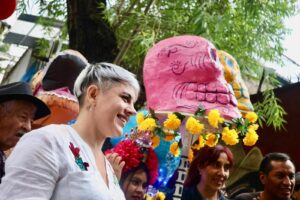 Circe Camacho va por la conservación de los usos y costumbres de Xochimilco durante su gobierno