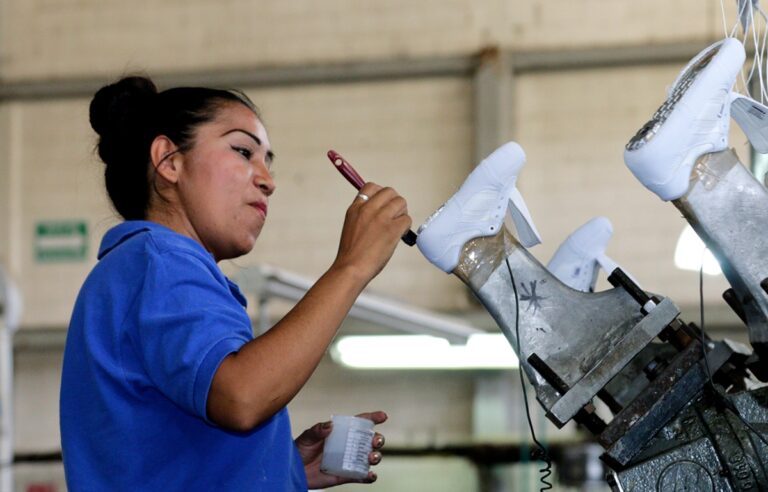 gente_trabajando_2.jpg_307880146