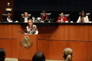 Vero Díaz celebra el legado de las sufragistas en el Senado de la República