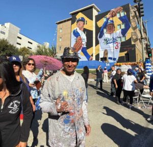 Pintan espectacular mural en memoria de Fernando Valenzuela