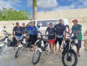 Negocio en Dzidzantún premia a sus empleados con motocicletas