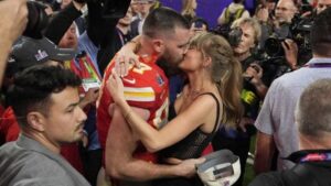 Romance de Taylor Swift y Travis Kelce inspira dos nuevas películas navideñas