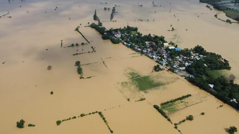 areas-inundadas-por-tormentas-en-filipinas-044453