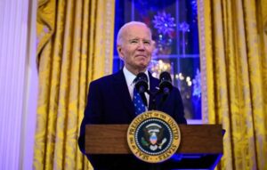 Joe Biden firma ley que evita cierre de gobierno por presupuesto