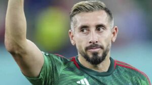 Héctor Herrera ‘rechaza’ firmar playera de América: ‘Me van a salir ronchas’