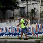 ‘Necesitas ser feliz’, grafiti que resuena en los muros de La Habana, Cuba