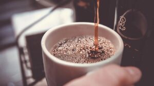 El café por la mañana puede proteger el corazón mejor que tomarlo durante todo el día