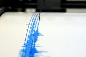 Japón emite una alerta de tsunami tras terremoto de magnitud 6.9