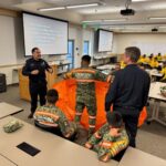 Bomberos mexicanos completan su entrenamiento para ayudar a combatir incendios en Los Ángeles