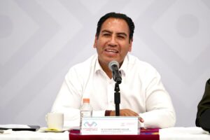 Eduardo Ramírez Aguilar busca erradicar las peleas de gallos y carreras de caballos en Chiapas