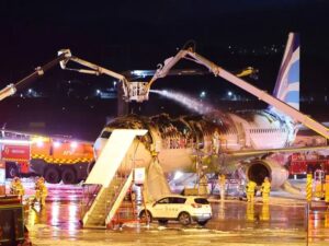 Avión se incendia en aeropuerto de Corea del Sur; no deja víctimas