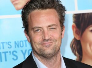 Crean beca en Medicina de las Adicciones con el nombre de Matthew Perry