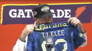 Travis Kelce luce camiseta del América previo al Super Bowl LIX: “La usaré con mucho gusto”