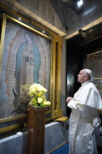 El papa Francisco respira sin asistencia mecánica, reporta el Vaticano; tiene un corazón que “resiste muy bien”