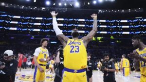 LeBron James rompe la marca de 50 mil puntos en la NBA