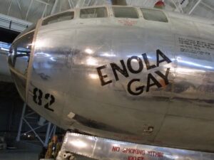 El Pentágono borra imagen histórica del ‘Enola Gay’… por su purga contra las políticas ‘progres’