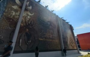 Inauguran en Puebla el mural ‘Polinización’ de Amador Monte