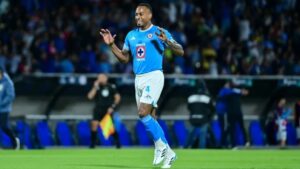 Cruz Azul se olvidó de Anselmi y ahora quiere el doblete de la mano de Vicente Sánchez: Willer Ditta