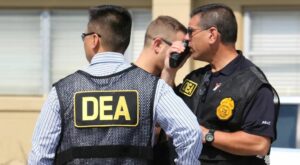 DEA detecta pastilla falsas de oxicodona con fentanilo en Estados Unidos; responsabiliza a cárteles mexicanos